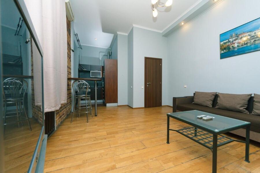 Apartments In Center Metro Olimpiyskay Velyka Vaselkivska Street Kiev Extérieur photo
