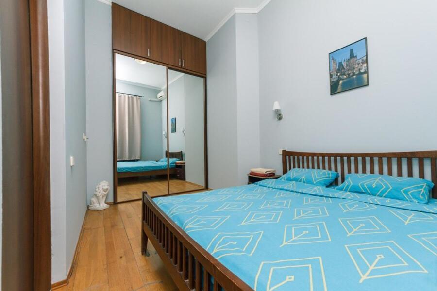 Apartments In Center Metro Olimpiyskay Velyka Vaselkivska Street Kiev Extérieur photo